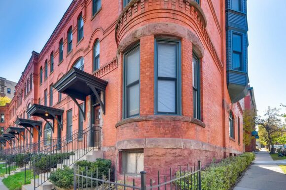 Park Laurel Apartments